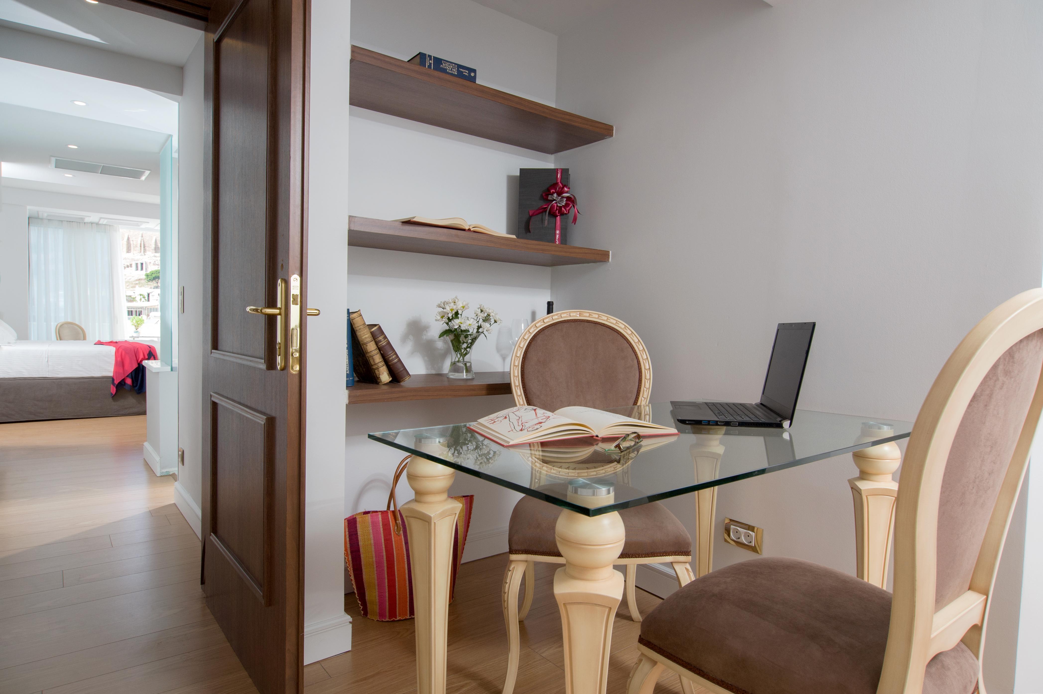 Acropolian Spirit Boutique Athen