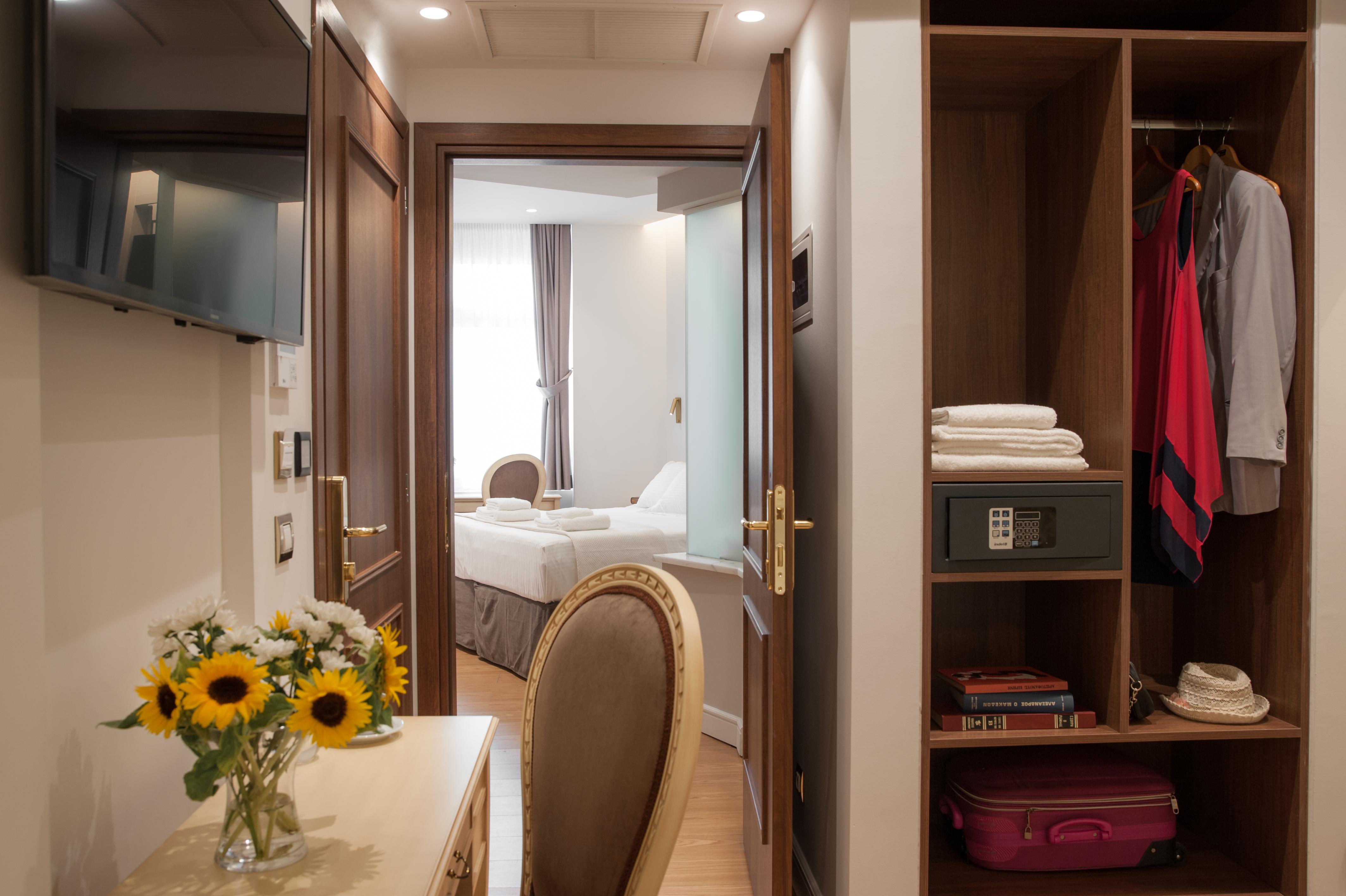 Acropolian Spirit Boutique Hotel